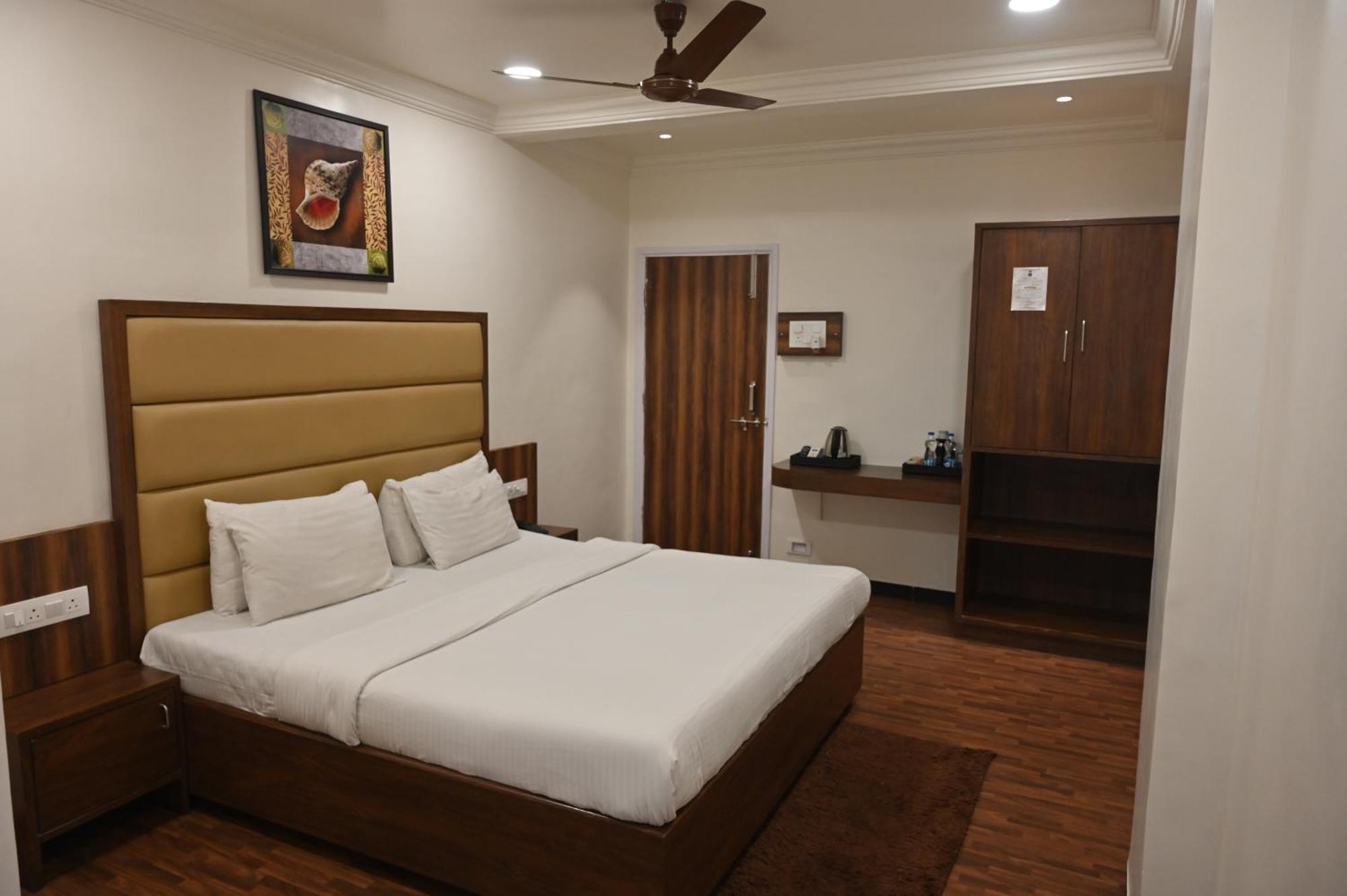 Hotel Sai Yatri Trimbak Kültér fotó