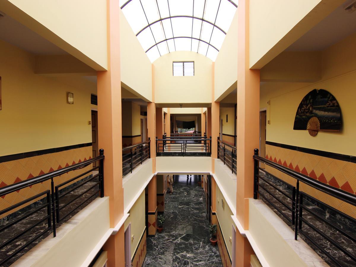 Hotel Sai Yatri Trimbak Kültér fotó