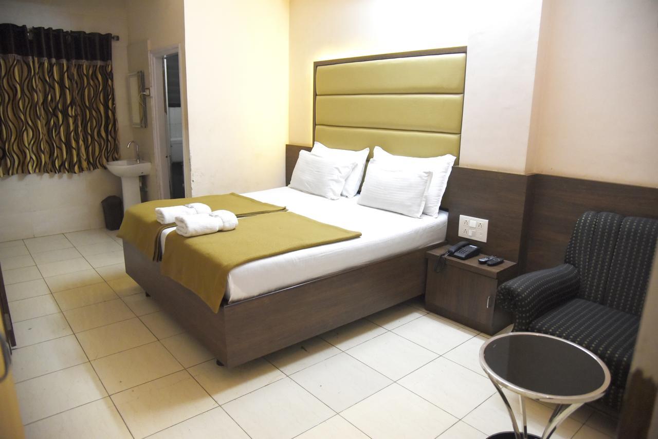 Hotel Sai Yatri Trimbak Kültér fotó
