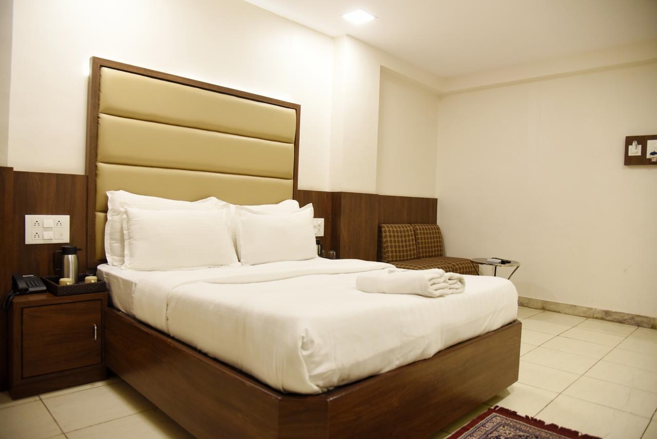 Hotel Sai Yatri Trimbak Kültér fotó